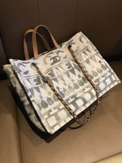 CC Limited Edition Graffiti Shopping Bags Women Bags