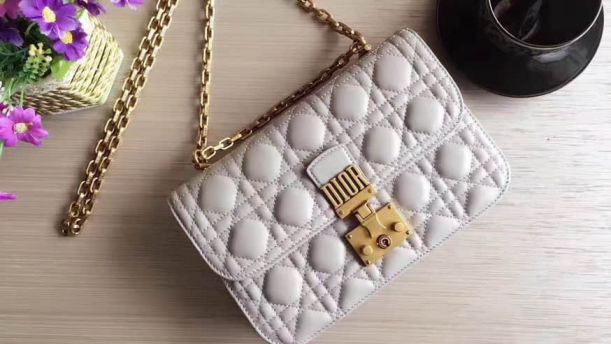 CD ADDICT WHITE SOFT LEATHER FLAP SHOULDER BAGS M5818