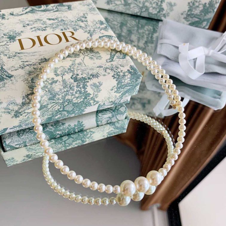 CD PEARL NECKLACE
