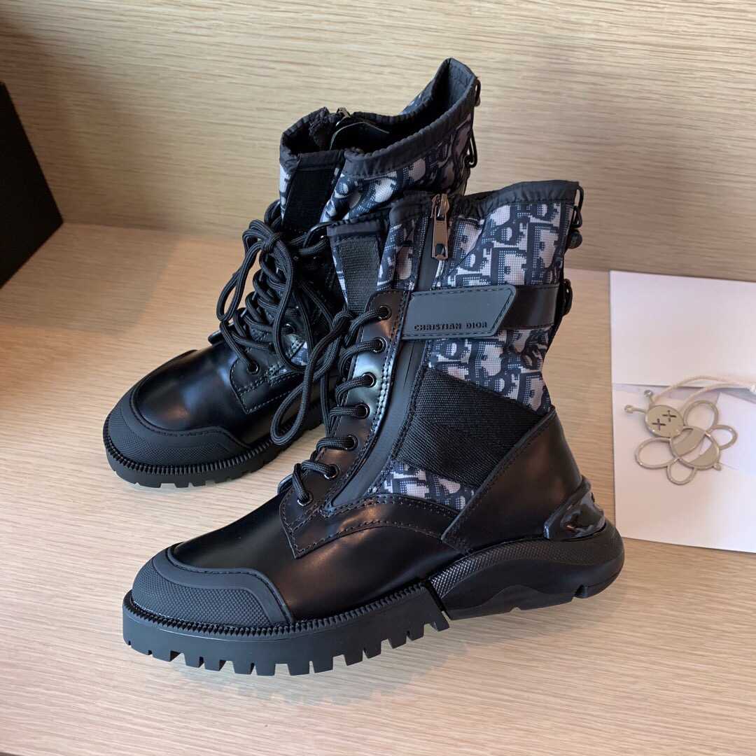 19FW CD BABY MARTIN BOOTS