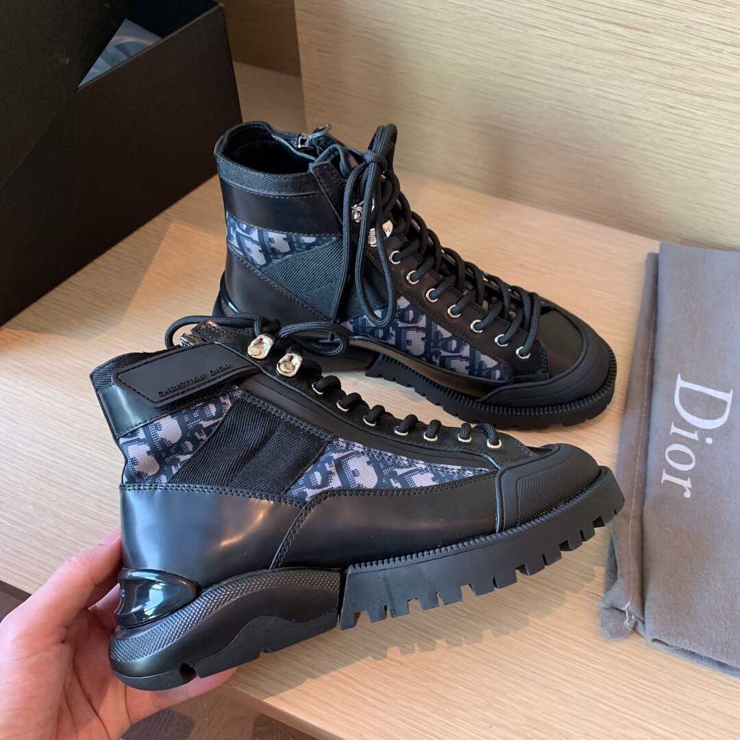 19FW CD BABY MARTIN BOOTS