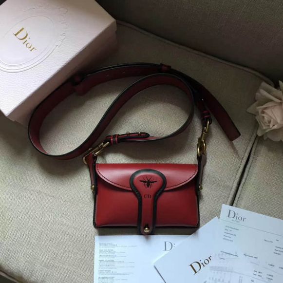 CD "CD"-BEE RED LEATHER CROSSBODY BAGS M8502