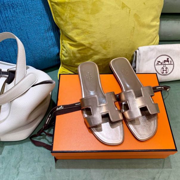 Hermes Leather Classic swift Women Slippers