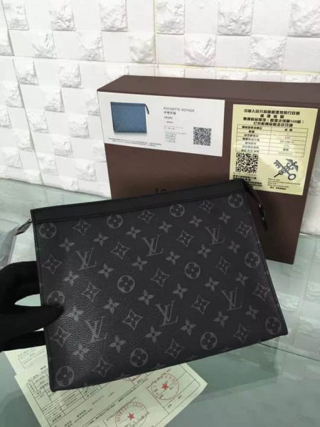 LV POCHETTE VOYAGE MM Limited Edition Hiroshi Fujiwara Fragment M61692 Clutch Bags