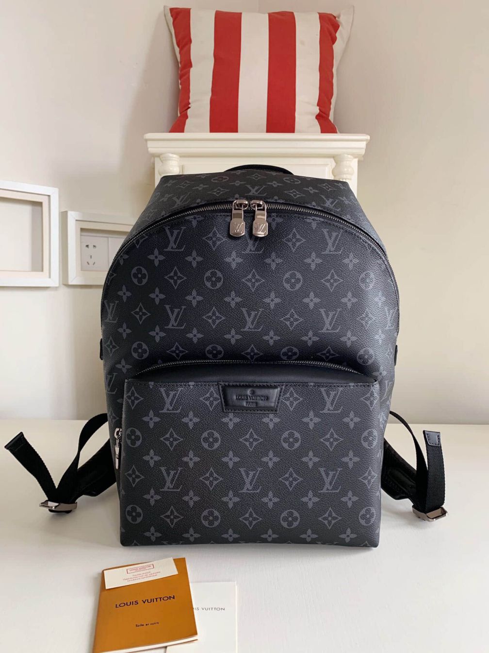 LV M4320186 2019 Black Discovery Backpack Bags