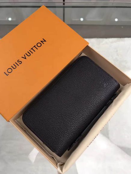 LV Taurillon Leather Zippy XL Bi-Fold M62465 Wallets