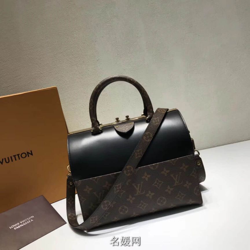 LV Tote Bags 18 Speedy Doctor 25 M51468
