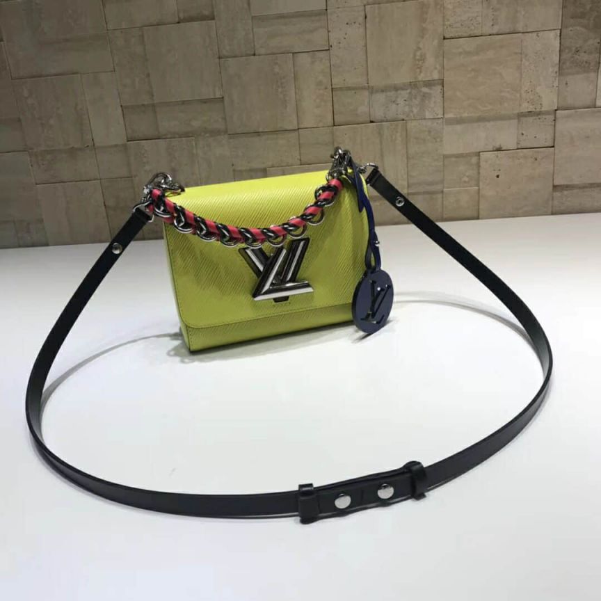 LV Shoulder Bags 2018 Twist M52507