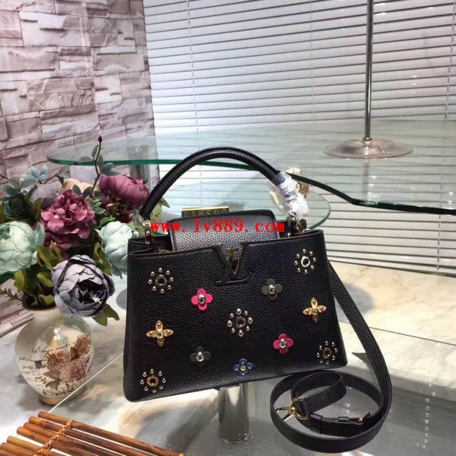 LV Tote Bags M54311 Capucines Taurillon Leather
