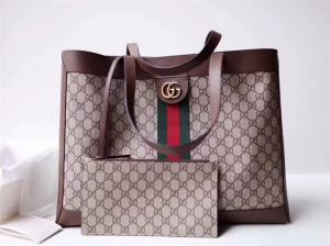 Gucci horizontal shopping bag