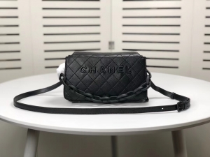 Chanel's latest hot style uses calfskin ladies shoulder bag