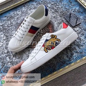 Gucci Tiger Embroidered Men's Low-Top sneakers