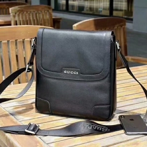 Gucci Men's Shoulder bag