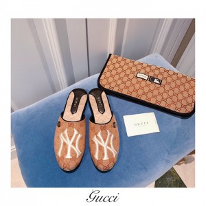 Gucci 2019 NY Yankees patch ladies classic GG canvas slippers coffee color