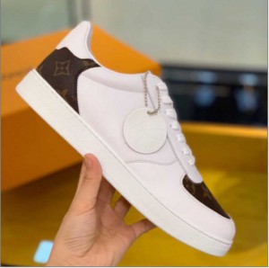 Louis Vuitton leather stitching men's casual Shoes