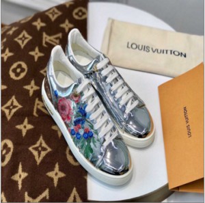 Louis Vuitton leather lining ladies sneakers