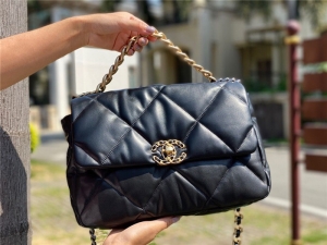Chanel chain bag