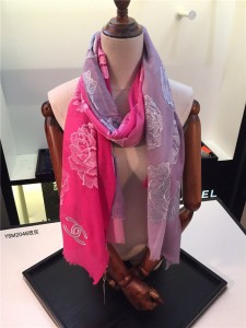 Chanel strongly recommends this year's heaviest recommended wool mulberry silk scarf rose gray